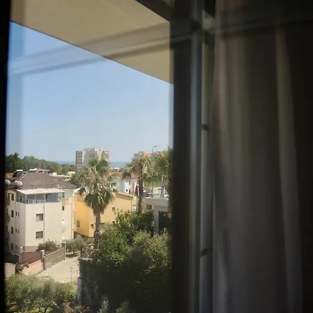 Ξενοδοχείο με διαμερίσματα Safira 3*