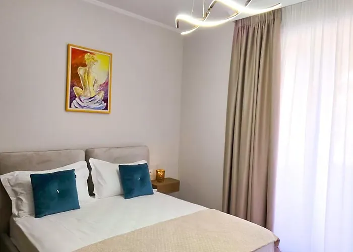 Safira Aparthotel 3*
