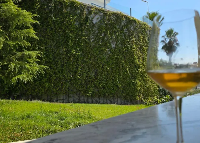 Safira Aparthotel 3*